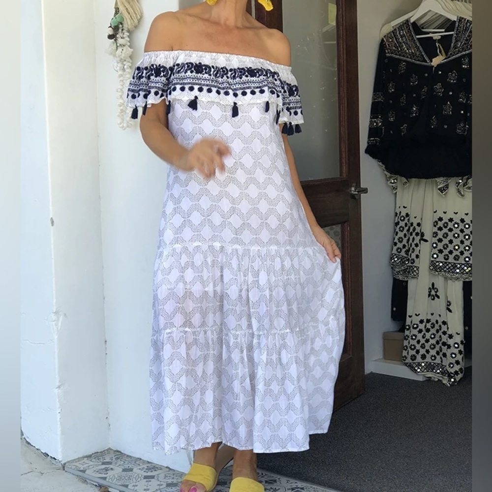 Lula Soul Geneva tassle off the shoulder maxi dress size small